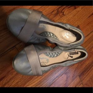 Puma stretch ballet flats sneakers size 7